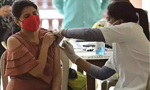 இந்தியாவில் கடந்த 24 மணி நேரத்தில் 408 பேருக்கு கொரோனா