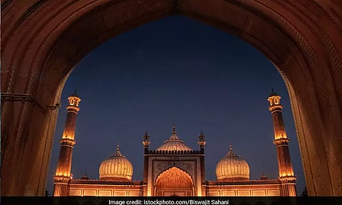 டெல்லி ஜாமா மசூதிக்குள் பெண்கள் தனியாகவும் குழுவாகவும் நுழைய தடை