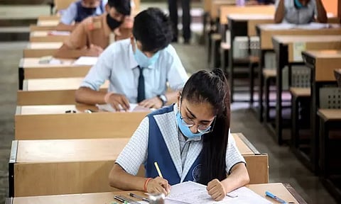 கேரளாவில் 10,12-ம் வகுப்புக்கான பொதுத்தேர்வு அட்டவணை வெளியீடு