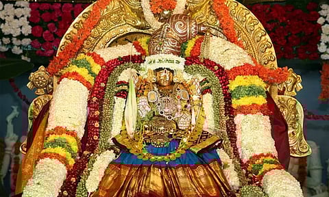 திருச்சானூர் பத்மாவதி தாயாருக்கு ரூ.3 கோடியில் 6 கிலோ தங்கத்தால் தயாரிக்கப்பட்ட சூரிய பிரபை வாகனம்