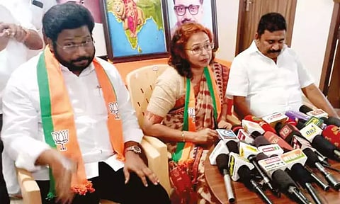 ஆடியோ சர்ச்சை: அக்கா, தம்பியாக பழகுகிறோம் - டெய்சி சரண், திருச்சி சூர்யா கூட்டாக பேட்டி