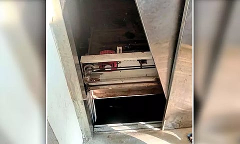 செங்கல்பட்டு அரசு ஆஸ்பத்திரியில் லிப்ட் அறுந்து விழுந்ததால் பரபரப்பு