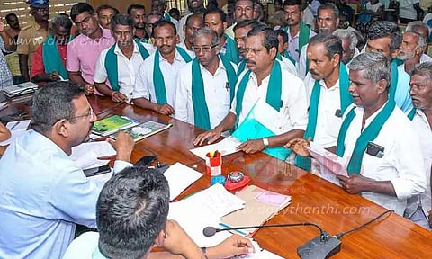 முளைப்புத்திறன் இல்லாத நிலக்கடலை விதையை கொள்முதல் செய்த அதிகாரிகள் மீது நடவடிக்கை