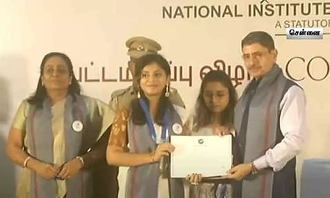 "தற்சார்பு இந்தியா என்ற இலக்கை நோக்கி வேகமாக செல்ல வேண்டியுள்ளது" - கவர்னர் ஆர்.என்.ரவி