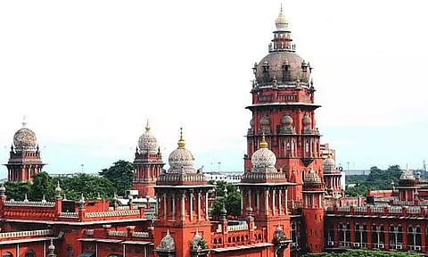 புதுச்சேரி தொழில்நுட்ப பல்கலைக்கழக துணைவேந்தரை நீக்கக்கோரிய வழக்கு - பல்கலைக்கழகம் பதிலளிக்க ஐகோர்ட் உத்தரவு