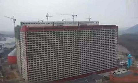 சீனாவில் 26 மாடி கட்டடத்தில் உலகின் மிகப்பெரிய பன்றிப்பண்ணை - நோய் பரவும் அபாயம் உள்ளதாக நிபுணர்கள் எச்சரிக்கை