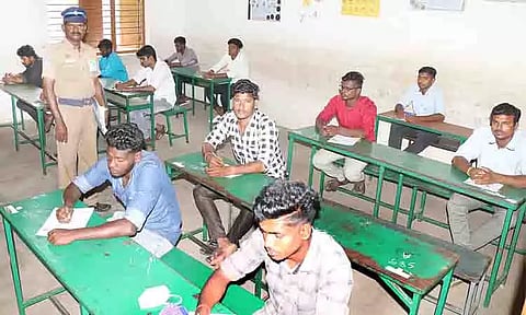 2-ம் நிலை காவலர் பணிக்கான தேர்வை 14,670 பேர் எழுதினர்