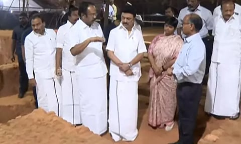 கங்கைகொண்ட சோழபுரத்தில் அகழாய்வுப் பணிகளை முதல்-அமைச்சர் மு.க.ஸ்டாலின் பார்வையிட்டார்