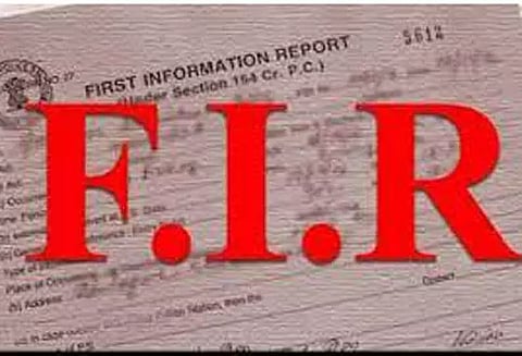 இருதரப்பினர் இடையே மோதல்; 5 பேர் மீது வழக்கு