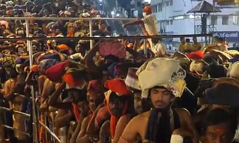 ஐயப்பன் கோயிலில் அலைமோதும் பக்தர்கள் கூட்டம்! நேற்று 84 ஆயிரத்திற்கும் மேற்பட்டோர் தரிசனம்