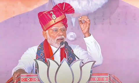 'ராவணன்' என்று சொல்வதா? ஒரு குடும்பத்தை மகிழ்விக்க என்னை காங்கிரசார் திட்டுகிறார்கள் - பிரதமர் மோடி