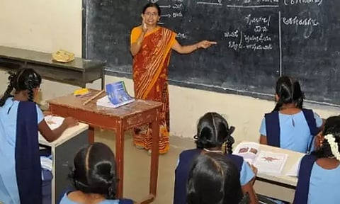 ஆந்திராவில் அரசு பள்ளி ஆசிரியர்களை தேர்தல் பணிகளுக்கு அனுப்ப தடை