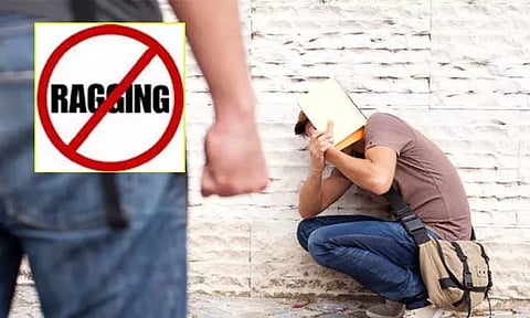 முதலாமாண்டு மாணவனை நிர்வாணப்படுத்தி மது அருந்த செய்து ராகிங் கொடுமை.. சீனியர் மாணவர்கள் அட்டூழியம்!