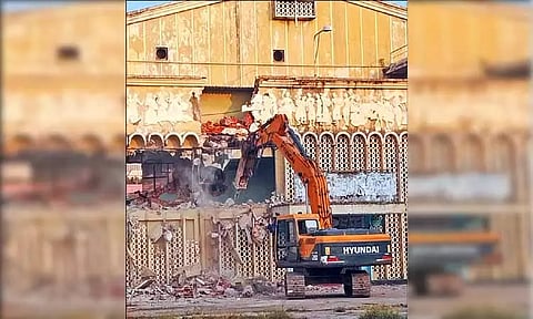 வடசென்னையின் அடையாளமாக விளங்கிய 'அகஸ்தியா' தியேட்டர் ரசிகர்களிடமிருந்து விடைபெற்றது