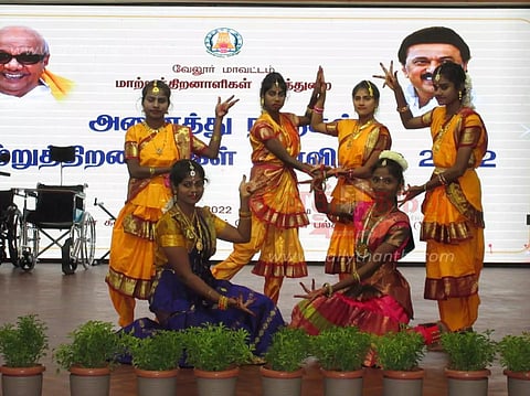 மாற்றுத்திறனாளிகளுக்கு நலத்திட்ட உதவிகள்