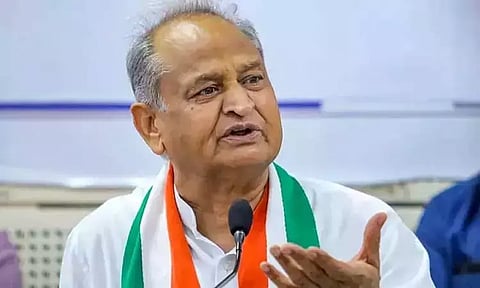 குஜராத்தில் பாஜக அரசுக்கு எதிராக பலத்த எதிர்ப்பு அலை வீசுகிறது - அசோக் கெலாட்