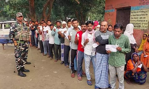 குஜராத்தில் 2-ம் கட்ட தேர்தல்: 93 தொகுதிகளில் நாளை வாக்குப்பதிவு