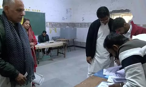 வாக்காளர் பட்டியலில் டெல்லி காங்கிரஸ் தலைவரின் பெயர் இல்லாததால் பரபரப்பு...!