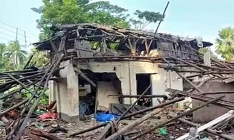 மம்தா கட்சி பிரமுகர் வீட்டில் நடந்த குண்டு வெடிப்புக்கு பின்னணி யார்? போலீஸ் தீவிர விசாரணை