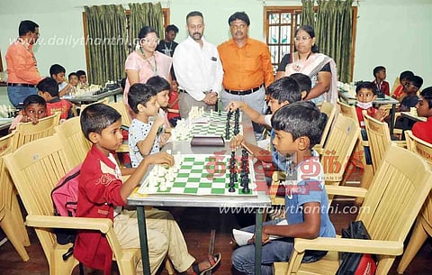 ஈரோட்டில் மாநில அளவிலான செஸ் போட்டி; 600 மாணவ -மாணவிகள் பங்கேற்பு