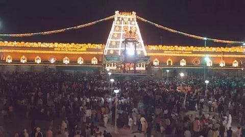 தத்தா பீடத்தில் பூஜை செய்ய 2 அர்ச்சகர்கள் நியமனம்