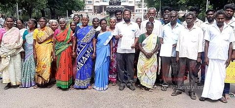 ஆதிதிராவிடர் நலத்துறை வழங்கிய பொது இடத்தை வருவாய்த்துறை ஆவணங்களில் மாற்ற கோரிக்கை