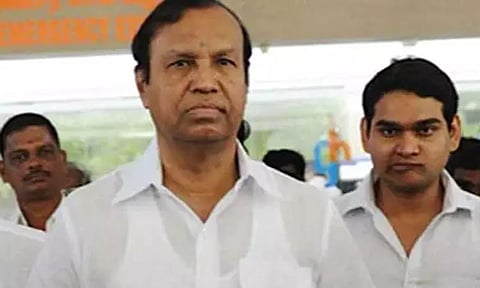 கிறிஸ்துமஸ், புத்தாண்டு கொண்டாட்டத்துக்காக நாடாளுமன்ற கூட்டத்தொடரை முன்கூட்டியே முடிக்க வேண்டும் தி.மு.க. வலியுறுத்தல்