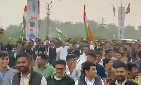 பா.ஜ.க.வினருக்கு பறக்கும் முத்தம் தந்த ராகுல் இந்திய ஒற்றுமை யாத்திரையில் கலகலப்பு