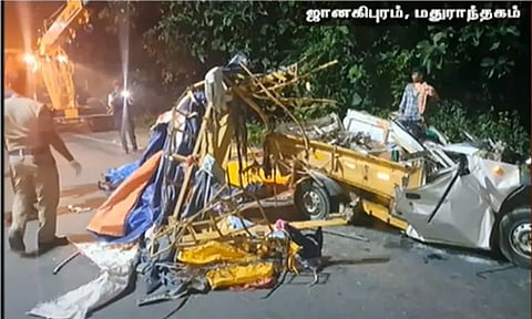 மதுராந்தகம் அருகே பெரும் விபத்து: 6 பேர் பலி - திருவண்ணமலை தீப திருவிழாவிற்கு சென்று திரும்பிய போது சோகம்