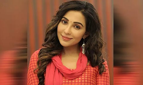 நடிகை பார்வதி நாயர் வீட்டில் திருடியதாக புகார்: வேலைக்காரர் மீது கொலை மிரட்டல் வழக்கு - கைது செய்யப்படுவாரா? போலீஸ் விசாரணை தீவிரம்