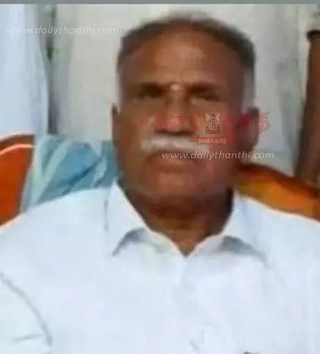 லாரி மீது கார் மோதியதில் அரசியல் கட்சி பிரமுகர் பலி