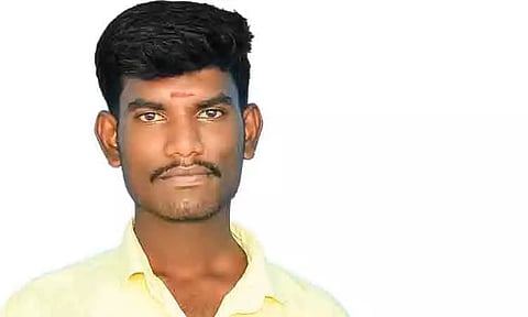 போதையால் பாதை மாறும் மாணவர்கள்