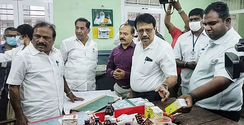 இ.எஸ்.ஐ. ஆஸ்பத்திரிகளில் தொழிலாளர் நலத்துறை அமைச்சர் திடீர் ஆய்வு