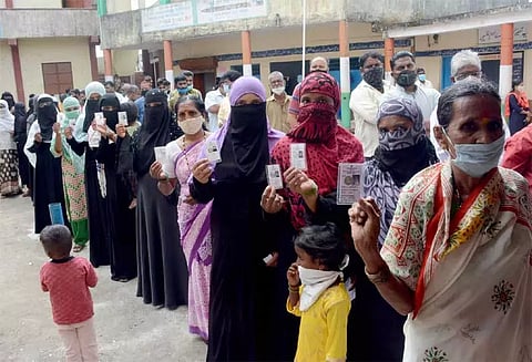 விசாரணைக்கு ஆஜராகாத ஐ.ஏ.எஸ். அதிகாரிகள் ஒரு வாரம் காலஅவகாசம் வழங்க கோரிக்கை