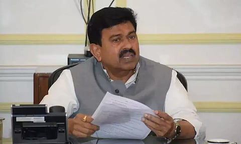 மத்திய அரசு பணிக்கு இந்தியில் மட்டும் தேர்வா? - மத்திய உள்துறை இணை மந்திரி பதில்