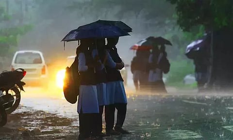 நாகை மாவட்டத்தில் பள்ளி, கல்லூரிகளுக்கு இன்று விடுமுறை