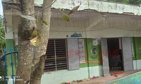சேதமடைந்த அரசு பள்ளி கட்டிடம் சீரமைக்கப்படுமா?