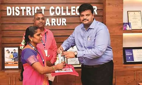 கரூரில் படைவீரர் கொடிநாள் நிதி சேகரிப்பு தொடங்கியது