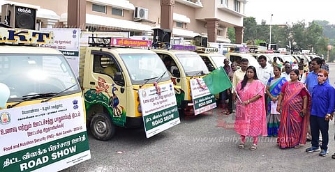 உணவு, ஊட்டச்சத்து பாதுகாப்பு திட்ட பிரசார வாகனங்கள்