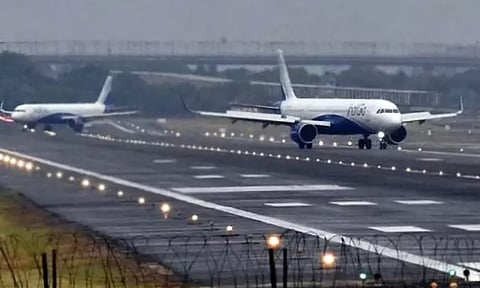 'மாண்டஸ்' புயலால் மோசமான வானிலை சென்னை விமான நிலையத்தில் 6 விமானங்கள் ரத்து