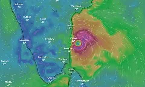 கரையை கடக்கத் துவங்கியது 'மாண்டஸ்' புயல்...!