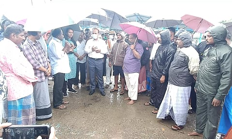 கடலோர பகுதிகளில் கலெக்டர் ஆய்வு