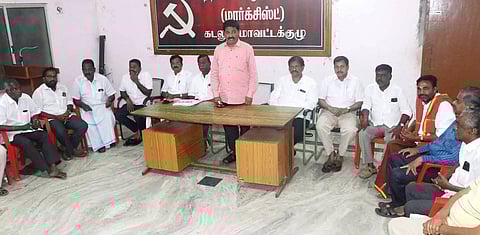 விழுப்புரம்-தாம்பரம் பயணிகள் ரெயிலை கடலூர் துறைமுகம் வரை நீட்டிக்க வேண்டும்