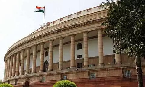 தமிழ்நாட்டு பழங்குடியினர் பட்டியலை மாற்றி அமைக்க நாடாளுமன்றத்தில் மசோதா தாக்கல்