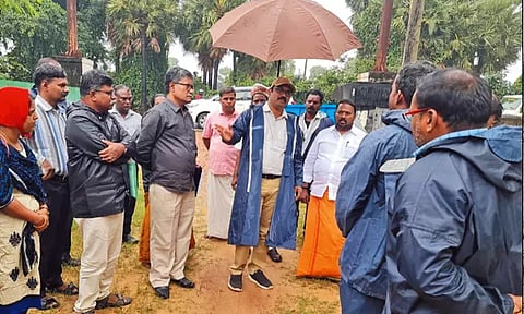 கும்மிடிப்பூண்டி தாலுகாவில் புயல் பாதிப்பு முன்னெச்சரிக்கை நடவடிக்கைகளை கலெக்டர் ஆய்வு