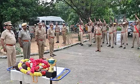 காவல்துறையின் மோப்பநாய் டாபர்மேன் மறைவு - 21 குண்டுகள் முழங்க இறுதி அஞ்சலி