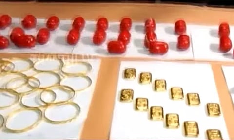 தங்கம் கடத்தி சென்ற 4 பேர் - தகவலளித்த இந்தியா, தட்டி தூக்கிய இலங்கை