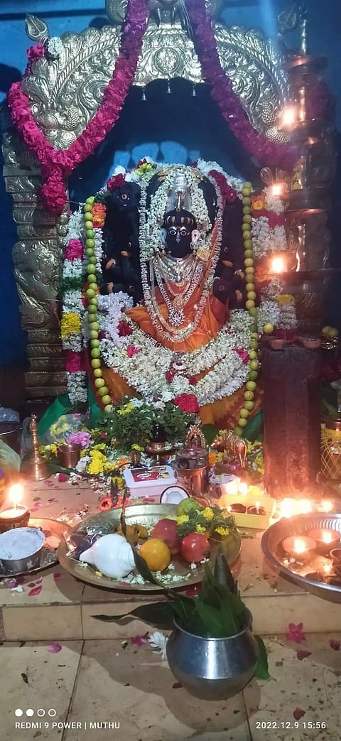 கம்பம் அருகே சாமாண்டியம்மன் கோவிலில் 108 சங்காபிஷேகம்