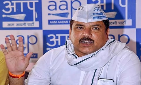 ஆம் ஆத்மி கவுன்சிலர்களை விலைக்கு வாங்க ரூ.100 கோடி பேரம் - சஞ்சய்சிங்