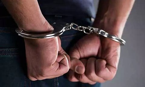 மதுரையில் பள்ளி மாணவர்களுக்கு போதை மாத்திரை சப்ளை - 3 பேர் கைது